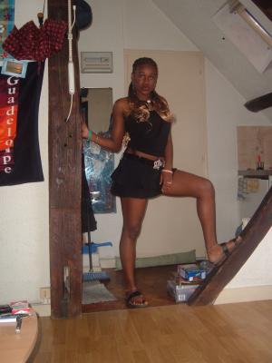 ma couz en mode sexy comme toujour